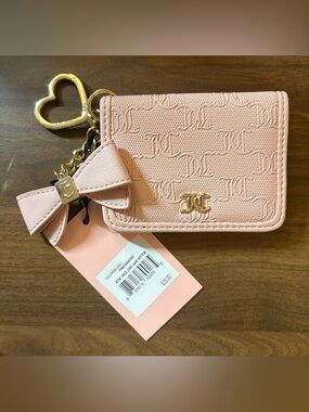 Juicy Couture Lt Pink Card Holder w/ Gold JC accent & Bow charm.